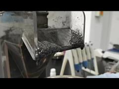 En son teknolojiye sahip reaktiflerimizi sergileyen laboratuvarımızı çalışırken inceleyin!